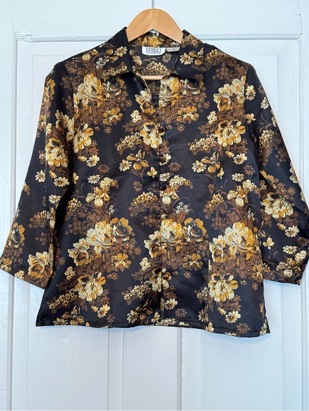 Vintage Women's Black & Gold Floral Satin Finish Button-Up Top